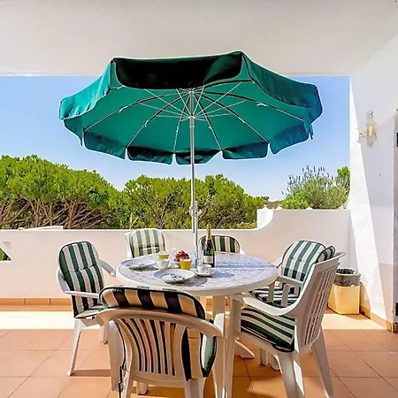 Sleeps 4 Pool Air Con Wifi
