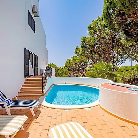 Sleeps 4 Pool Air Con Wifi